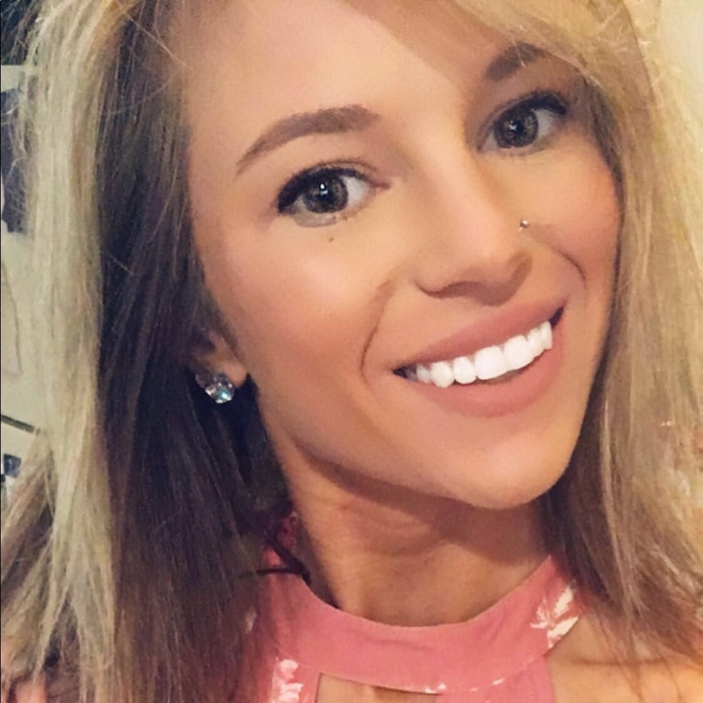 Meet your Posher, Cassie